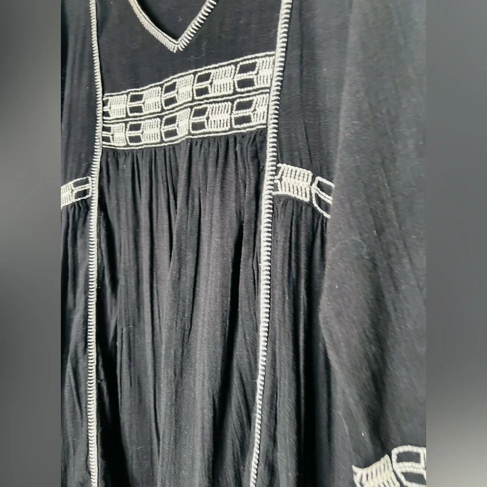 World Market Dress Embroidered Black and white Boho Caftan Linen tunic Lagenlook